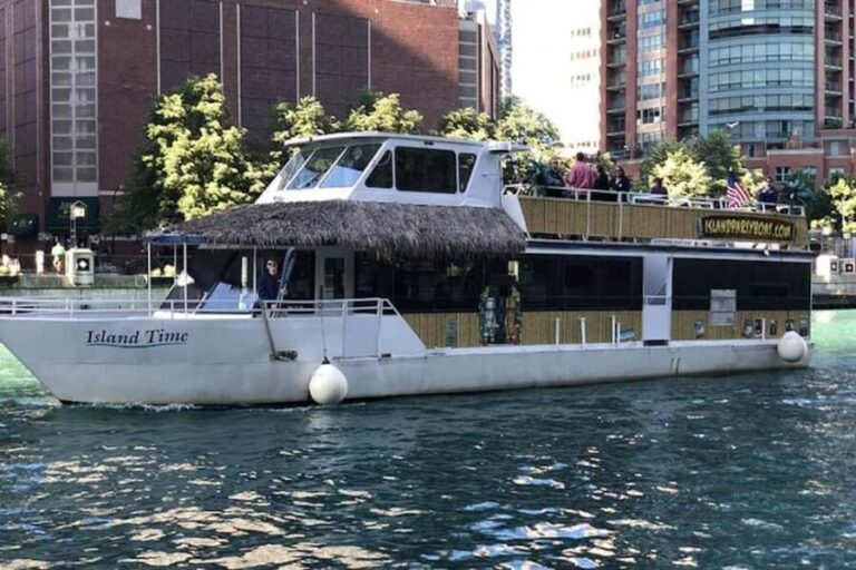 Chicago: Tiki Bar Cruise on Chicago River or Lake Michigan - An In-Depth Look at the Experience