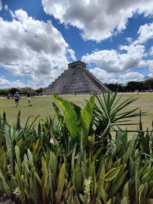 Chichén Itzá Adventure: Tour with Guides,Buffet & Cenote - Chichen Itza: Guided Exploration and Free Time