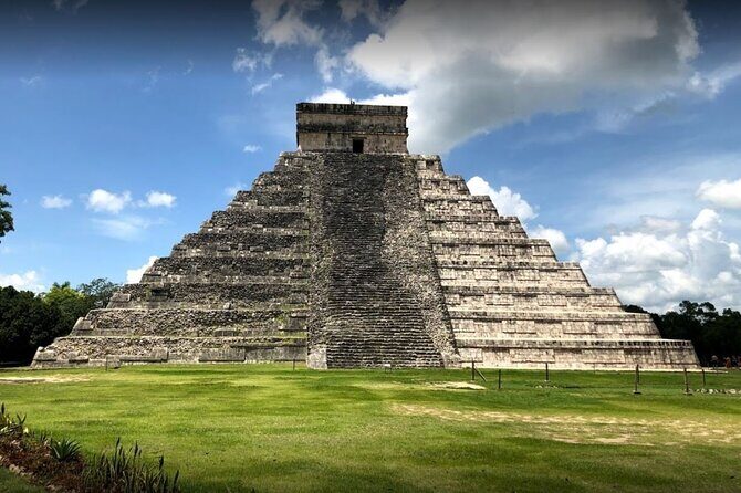 Chichen Itza Deluxe from Cancun to Playa del Carmen - Visiting a Cenote: Ik Kil