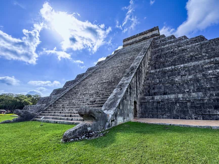 Chichen Itza On-Site Guided Tour with Certified Local Expert