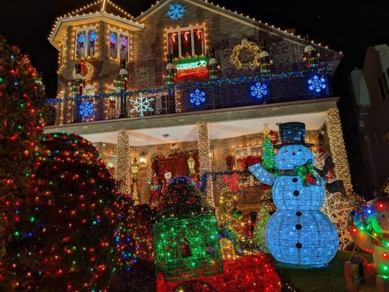 Christmas Light Night tour - A Detailed Look at the Brooklyn Christmas Lights Tour