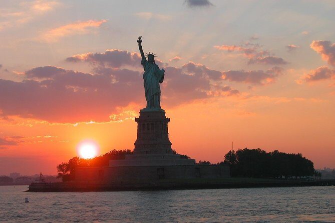 Circle Line: New York City Harbor Lights Cruise - Who Will Love This Tour?