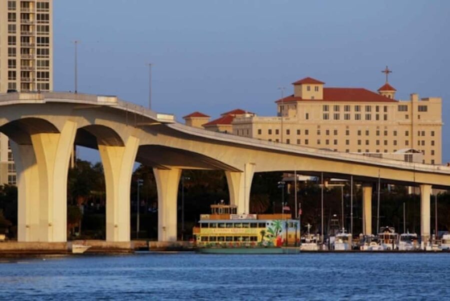 Clearwater Beach: Tropical Cruise & Buffet