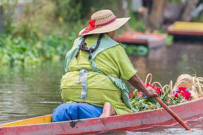 Combo 2 days. Day1: Mexico City Tour & Pyramids. Day2: Xochimilco & Frida Kahlo