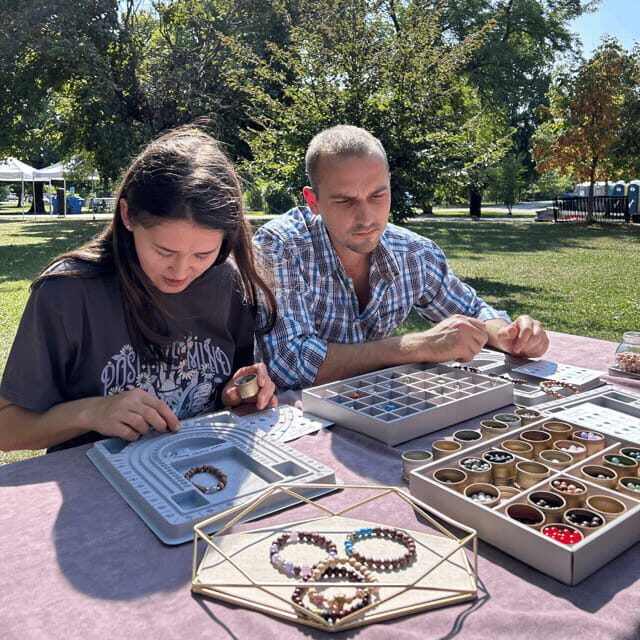 Creative Jewelry Workshop - Let's Make Stretch Bracelets - Discovering the Details of the Jewelry Workshop
