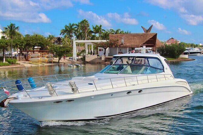 Cruise in style on our 60-foot yacht in Cancun for 20 people - What’s Included and What’s Not