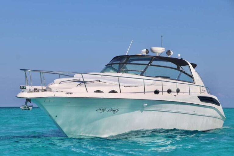 Cruising paradise in a luxury yacht in Cancun - Who Will Love This Tour?