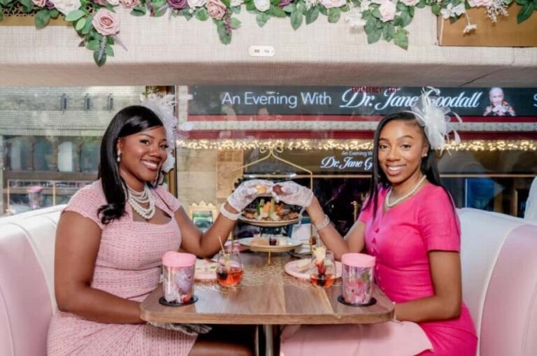Dallas: Tea Around Town Bus Tour with Treats - In-Depth Look at the Experience