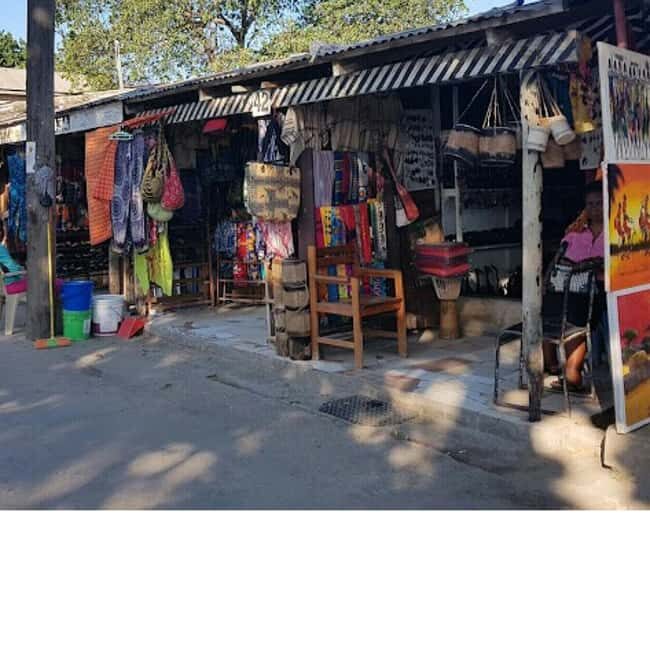 Dar es Salaam: Art & craft market tour and shopping - The Itinerary in Detail