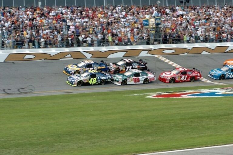 Daytona Beach: Daytona 500 NASCAR Race Ticket - The Experience of Race Day