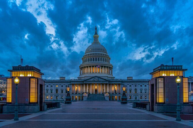 DC Monuments Small Group Guided Night Tour 3 Hours - The Experience: An In-Depth Look