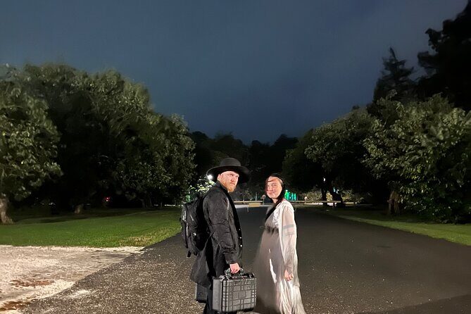 Dead Of Night Ghost Tour in Williamsburg / PARANORMAL EQUIPMENT - Why This Tour Offers Good Value