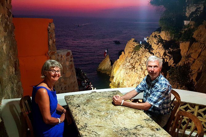 DeLuxe Cliff Divers+Sunset Exhibition byNight w/Different Options - The Value of the Tour