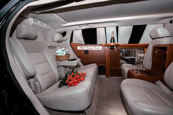 Deluxe GMC Limousine from CUN Airport to Cancun Hotel Zone - The Sum Up
