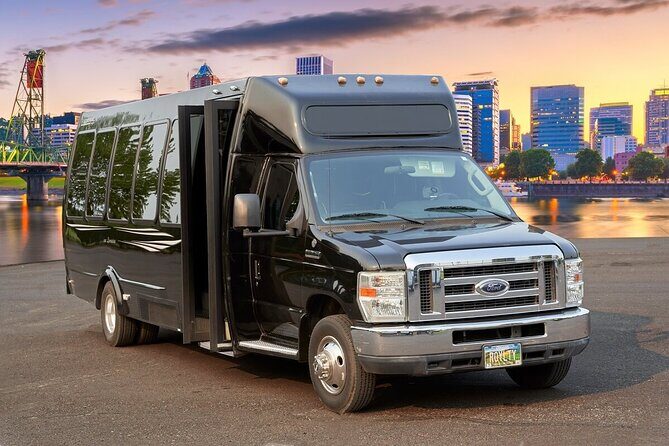 Departure Transfer Montreal to Montreal Airport by Limos or Bus - Who Should Book This Transfer?