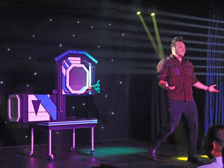 Destin: The Maximum Magic Show Ticket - What Is the Maximum Magic Show?