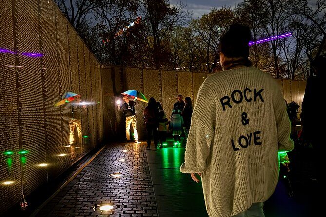 Discounted DC Night Tour With Magic LED- Snacks, LED Bracelets - Frequently Asked Questions