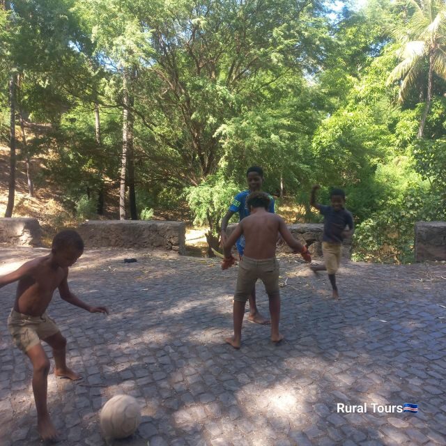 Discover the Black Sand Beach+the Natural Pool - Who Will Love This Tour?