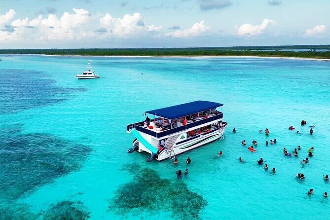 Discovering El Cielo Reef by Double Decker Catamaran - Columbia Reef: The Deep Marvel