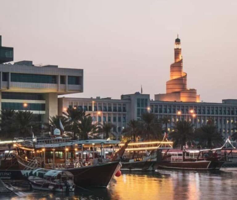 Doha: Dhow Cruise with Pickup, Drop-Off, Tea & Refreshments - Key Points