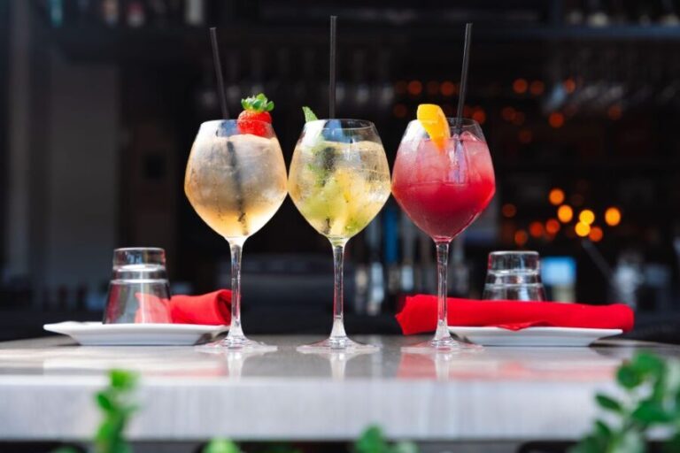 Downtown Fort Lauderdale Dinner & Drinks Tour - Breakdown of the Experience