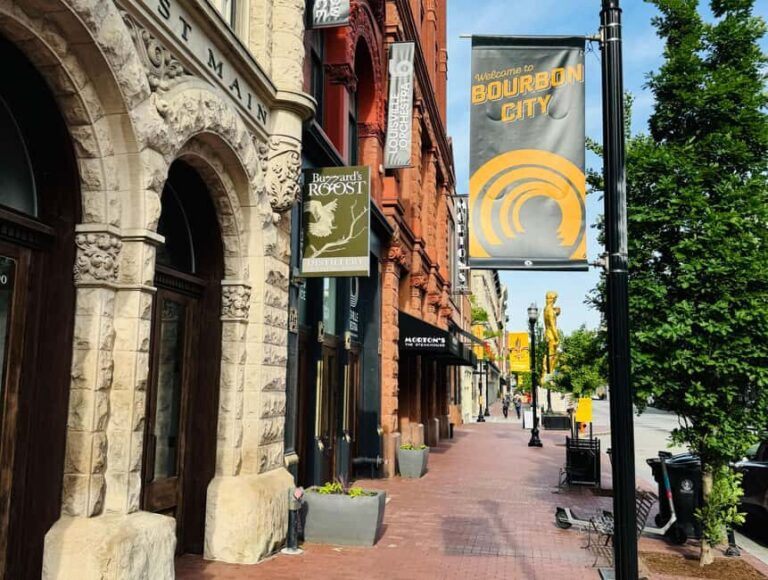 Downtown Louisville: Misfits and Mayhem Walk with Cocktail - Practical Details