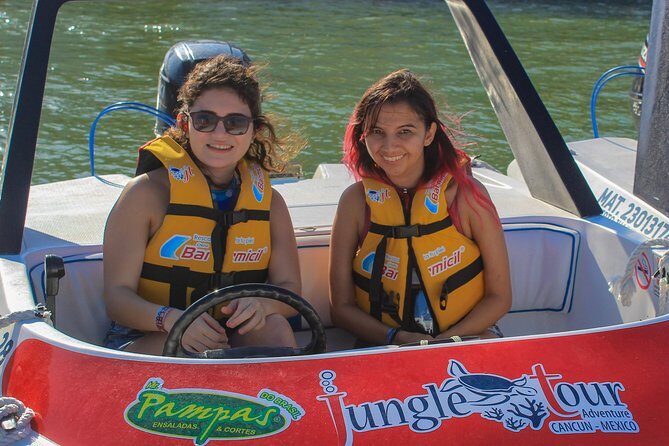 Drive the best speedboat in Cancun and feel the adrenaline. - Authentic Traveler Insights