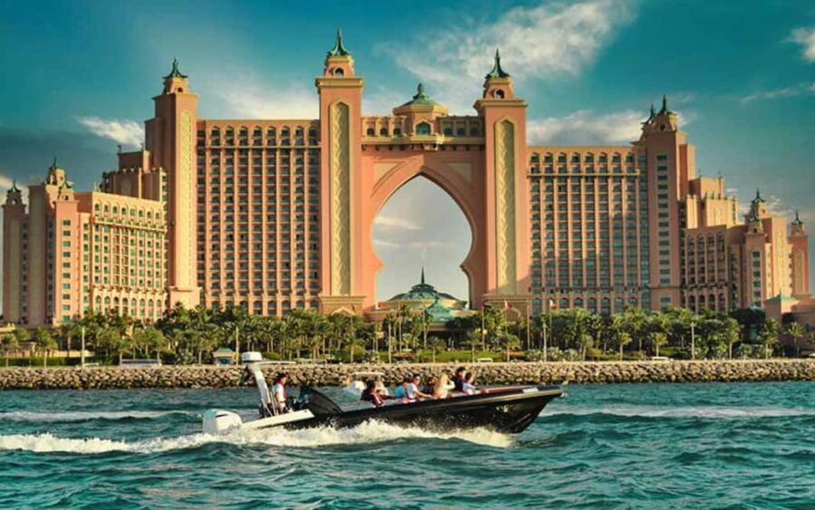 Dubai: 100-Min Speed Boat Tour, Atlantis & Burj Al Arab View - The Vessel and Comfort