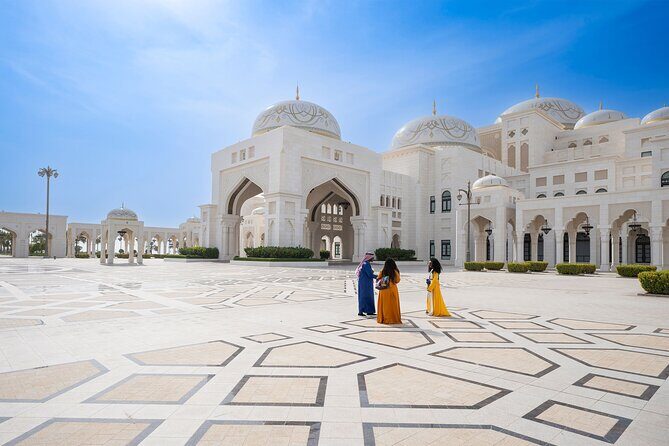 Dubai: Abu Dhabi Trip with Lunch at Al Khayma Heritage Restaurant - Who Should Sign Up for This Tour?