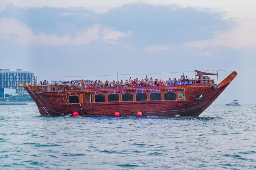 Dubai Creek Dhow Cruise with Unlimited Freshly Baked Pizza - FAQs
