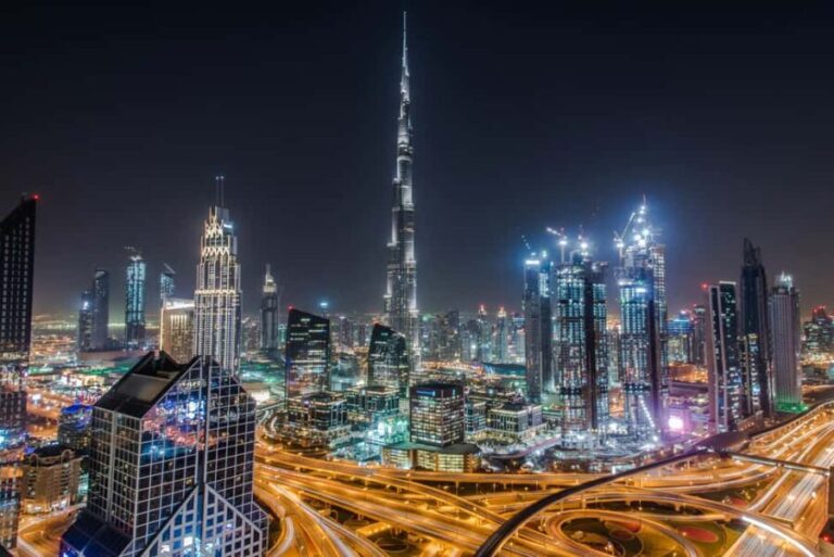 Dubai: Evening Tour and Burj Khalifa Entrance Ticket - The Benefits of a Guided Night Tour