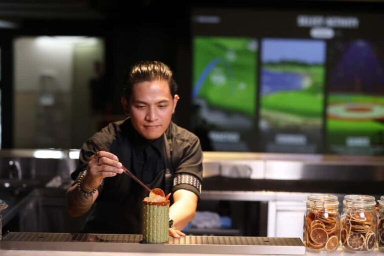 Dubai: Golf Simulator Play & Dine Experience - What’s Included and How It Works