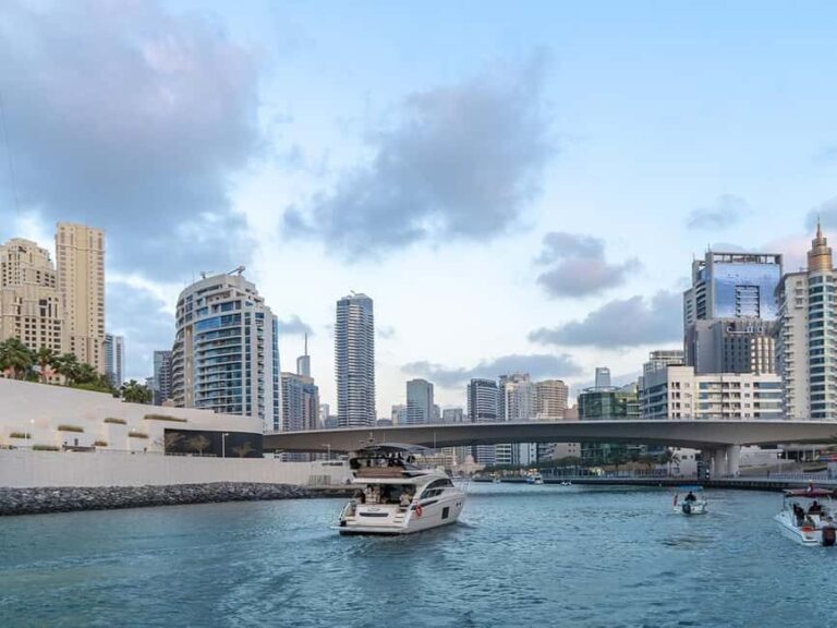 Dubai: Luxury Sunset Yacht Tour with Snacks and Drinks - Final Thoughts