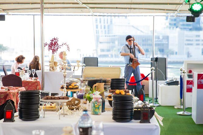 Dubai Marina Dinner Cruise with Live Music & Open Bar - Detailed Itinerary Breakdown
