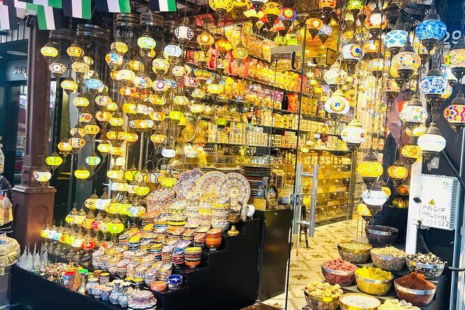 Dubai: Old Dubai walking tour, tasting , Market & Abra boat ride - Authenticity and the Experience of a Local Guide