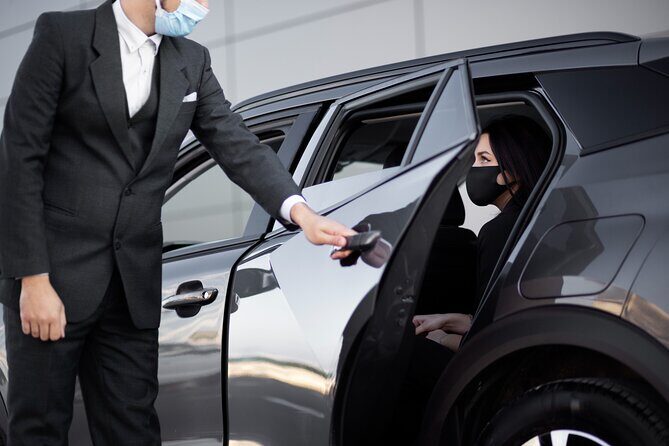 Dubai: Private Airport Transfer to Hotel - The Pickup Experience