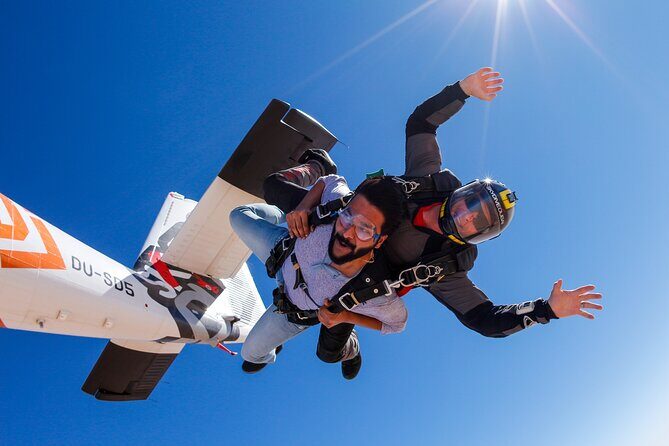Dubai Skydive Tandem Over The Palm including Transfers - The Logistics: Timing, Group Size, and Practical Tips