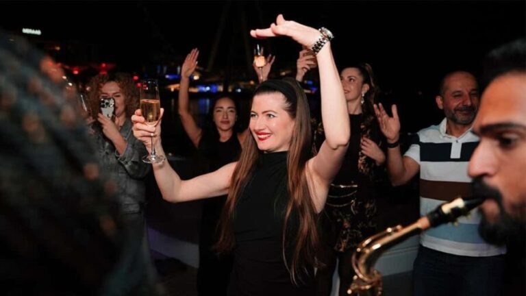 Dubai: Superyacht Experience with Party & Live DJ - The Sum Up