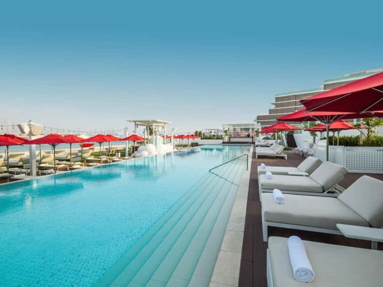 Dubai: The Palm 3-Course Set Menu Meal and Beach Club Access - Relaxation at Fluid Beach Club