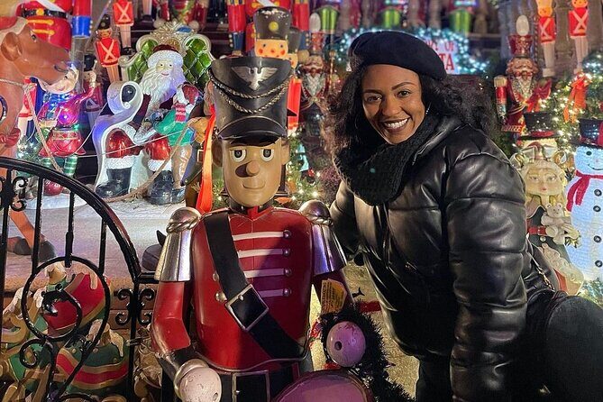 Dyker Heights Christmas Lights and NYC Skyline View Bus Tour - The Experience and the Guide