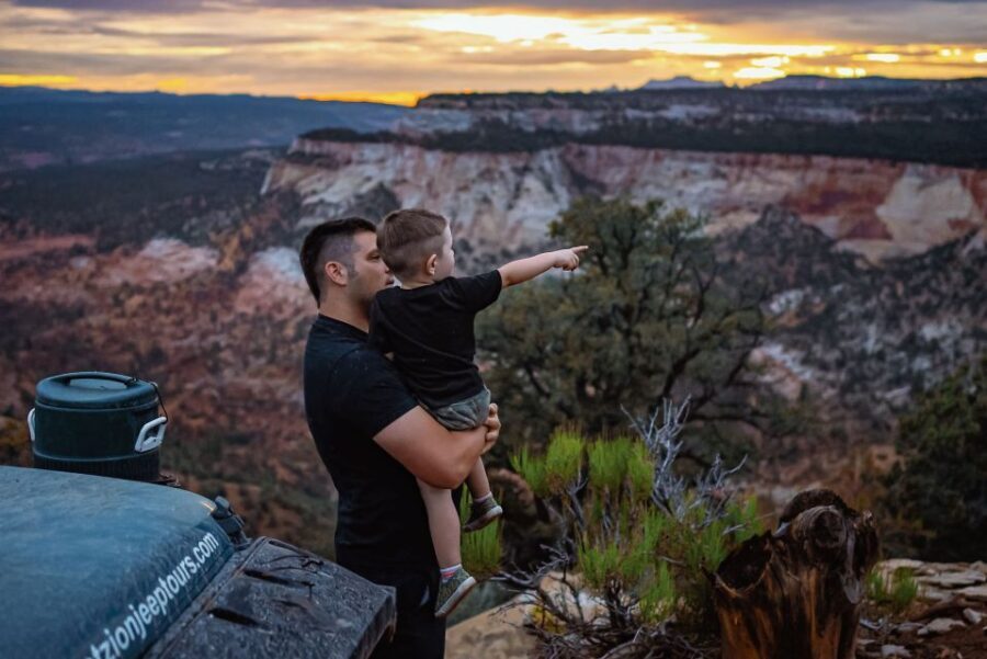 East Zion: Cliffs Sunset and Backcountry Off-Road Jeep Tour