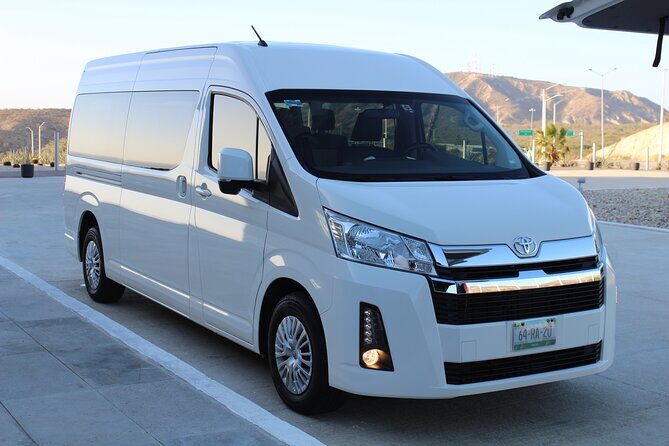 Economic Los Cabos Airport Transportation - The Group Dynamic and Passenger Experience