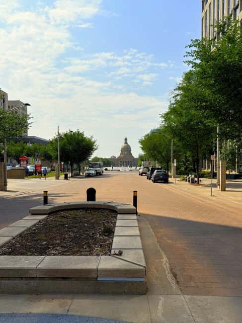 Edmonton: 3-Hour City Highlights Walking Tour With Guide