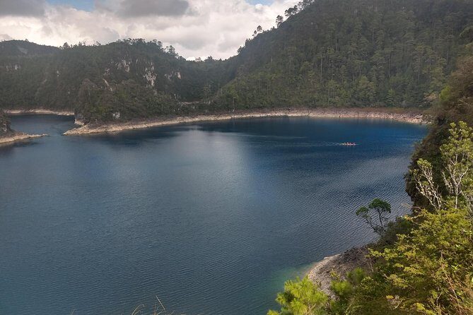 El Chiflon Waterfalls and Montebello Lakes Day Trip from Tuxtla Gutiérrez - Transportation and Group Size