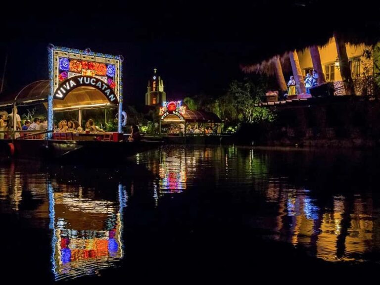Entrance to Xoximilco Night Park - What Is Xoximilco Night Park?