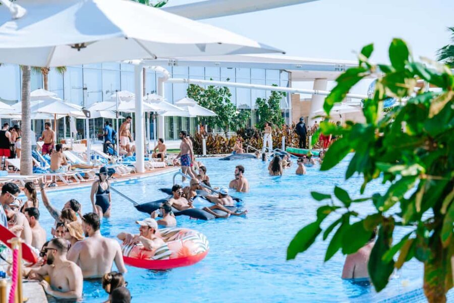 Entry Ticket: Doha Beach Club Day Pass + 2 Drinks - Food and Drink: A Taste of the Region and Beyond