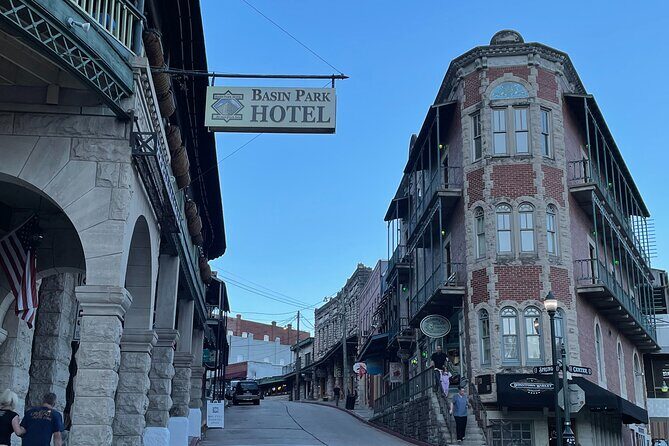 Eureka Rocket: Eureka Springs City Tour by Golf Cart - A Journey Through Eureka’s Springs Water