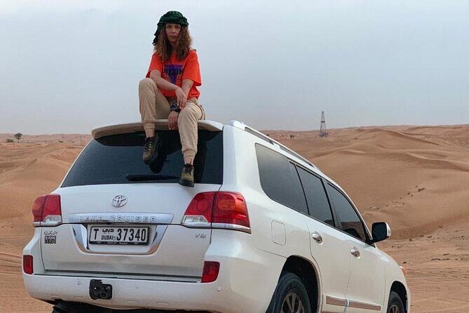 Evening Dubai Desert Safari Experience with Dinner and Shows - The Evening Entertainment: A Cultural Feast