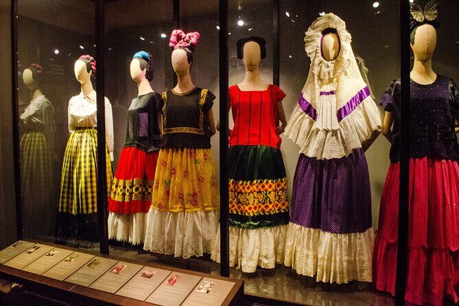 EXCLUSIVE TOUR Frida Kahlo Museum - SMALL GROUPS - Navigating the Practicalities