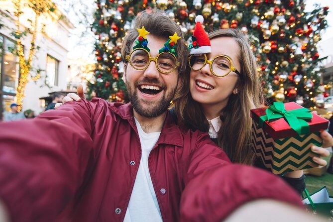 Experience the season with a scavenger hunt in Omaha with Holly Jolly Hunt